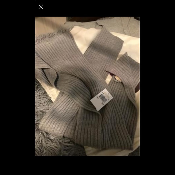 NWT Brand New Michael Kors Gray Scarf - Picture 2 of 2